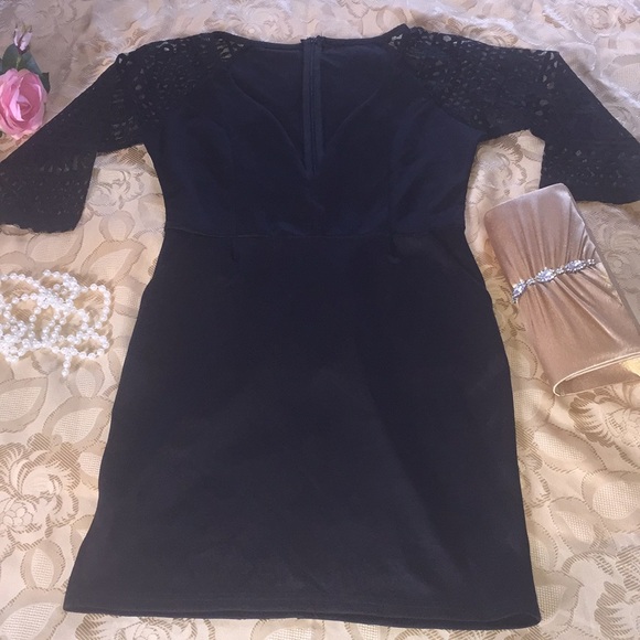 Dresses & Skirts - 🌹SPRING SALE🌹Lace Sleeves Mini Dress🌹 NWOT